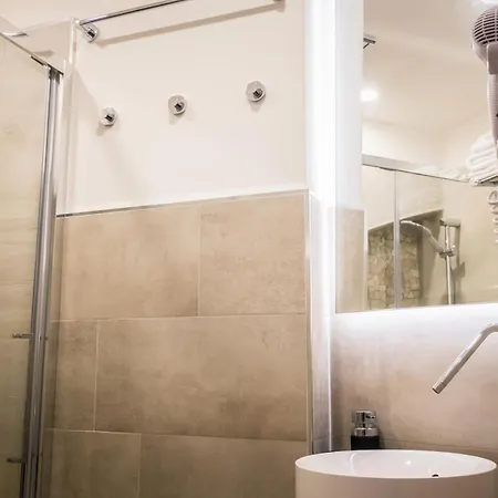 Arcadian Suite&rooms 招待所 4*